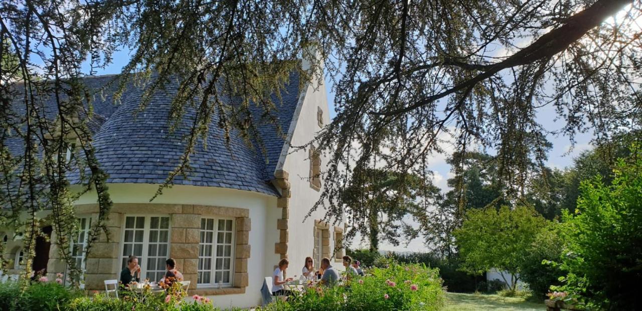 Crown Roads Bed and Breakfast Le Faouët Buitenkant foto
