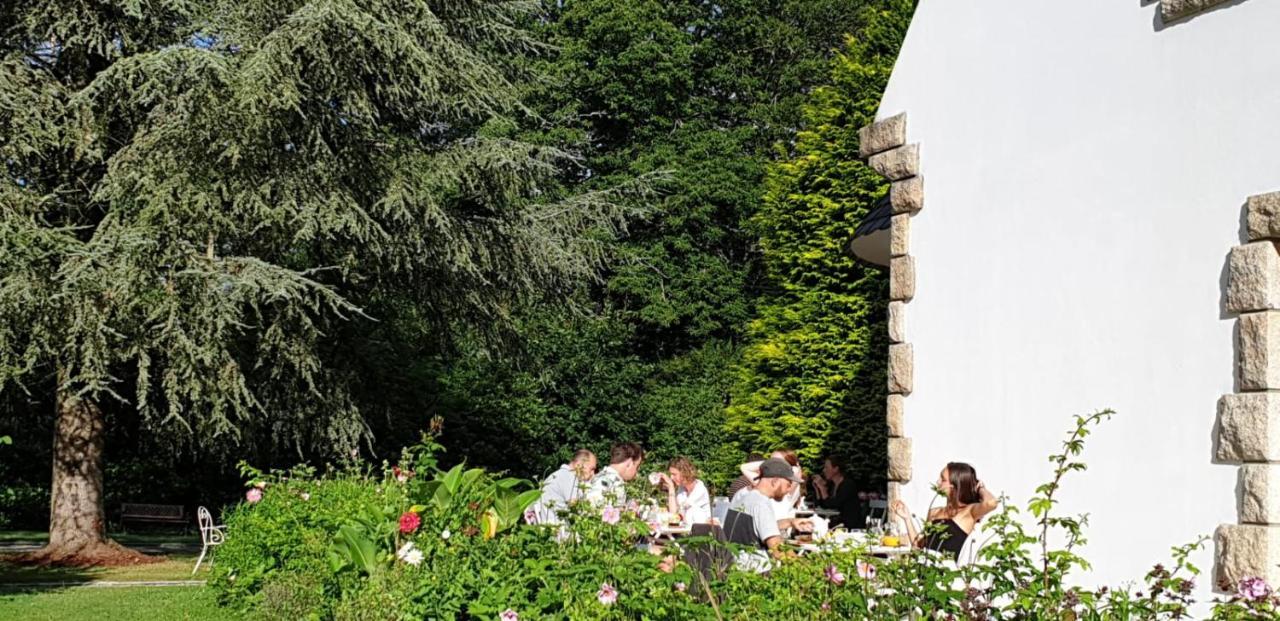 Crown Roads Bed and Breakfast Le Faouët Buitenkant foto