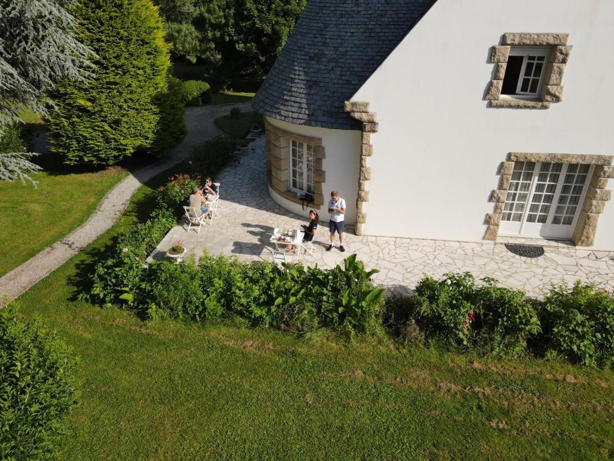 Crown Roads Bed and Breakfast Le Faouët Buitenkant foto